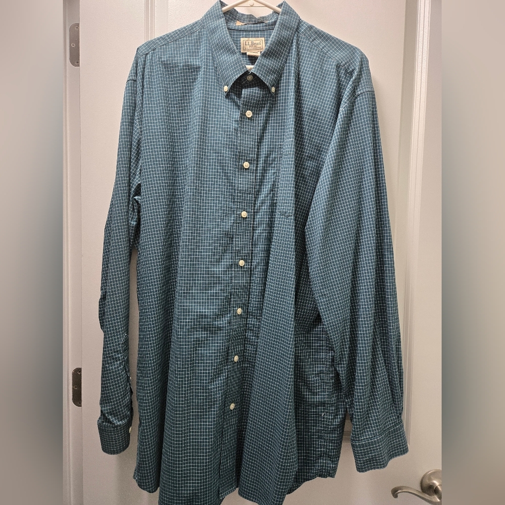 LL Bean Men's Green Checkered Button-Down Shirt